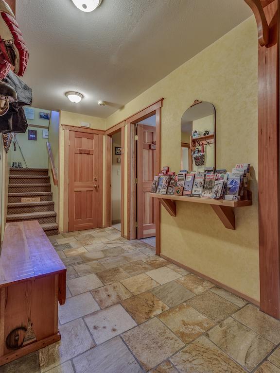 Golden Dreams B&B Whistler Room photo